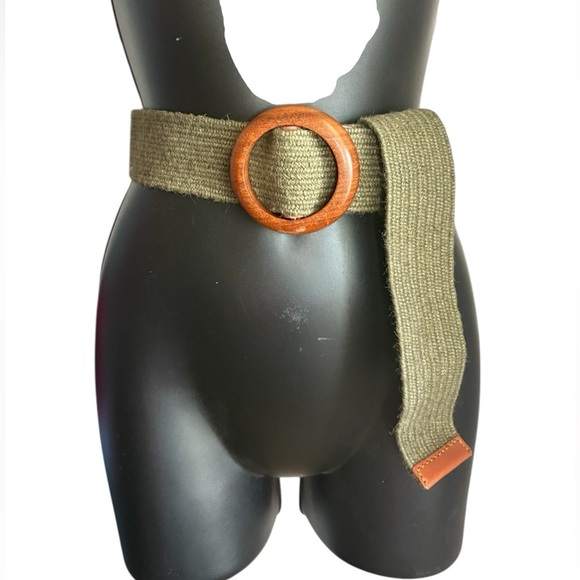 Lucky Brand women’s elastic belt wood buckle green size M / L NWT boho safari - Picture 1 of 7